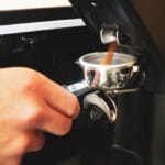 Jak ograniczyć kofeinę bez utraty energii? Praktyczny przewodnik