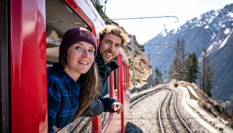 Podróże, które karmią duszę: Dlaczego warto wyjechać, choćby na weekend?