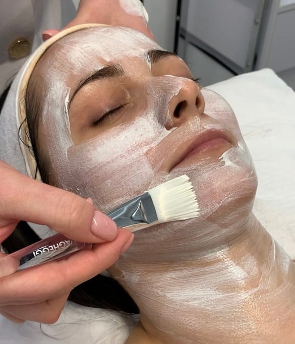 Skóra pod kontrolą – jak zadbać o cerę w każdym wieku? Twoje piękno, Twoje zasady